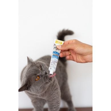 GimCat DUO PASTE Multi-vitamin 12 vitamins with tuna Паста для кошек всех пород 12 витаминов и тунец 50г